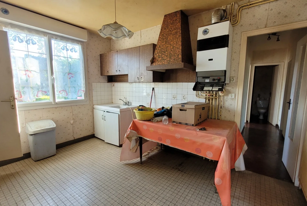 Maison à rénover de 110 m² avec terrain de 477 m² à Châteaugiron 