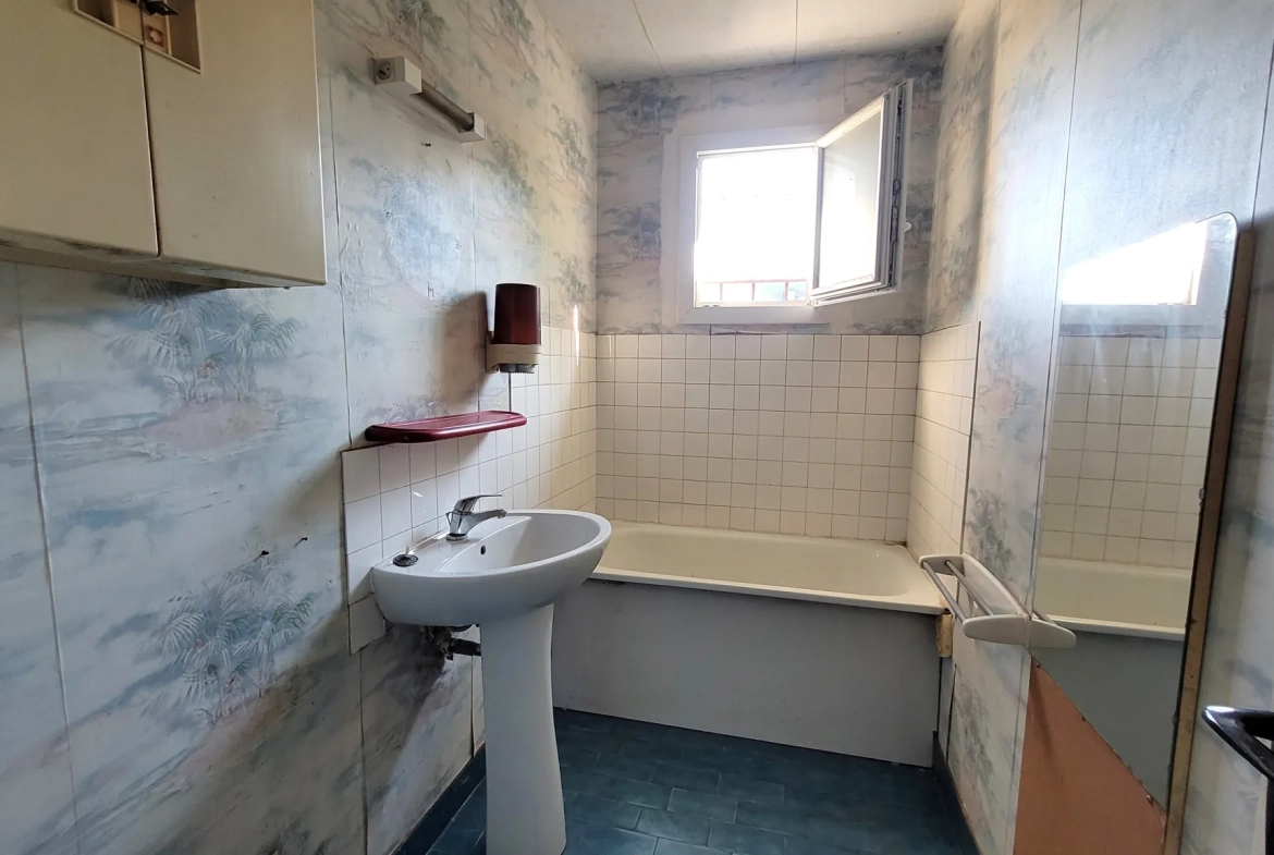 Maison à rénover de 110 m² avec terrain de 477 m² à Châteaugiron 