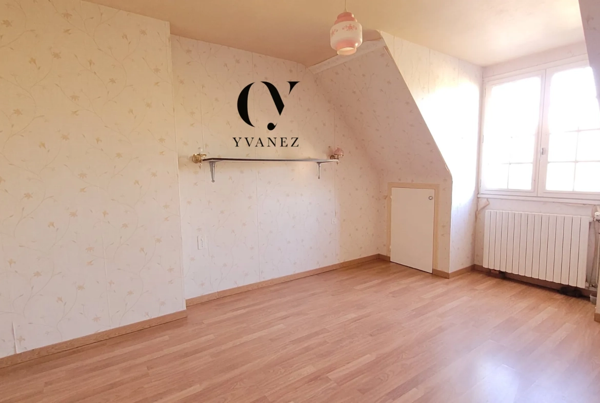 Maison à rénover de 110 m² avec terrain de 477 m² à Châteaugiron 