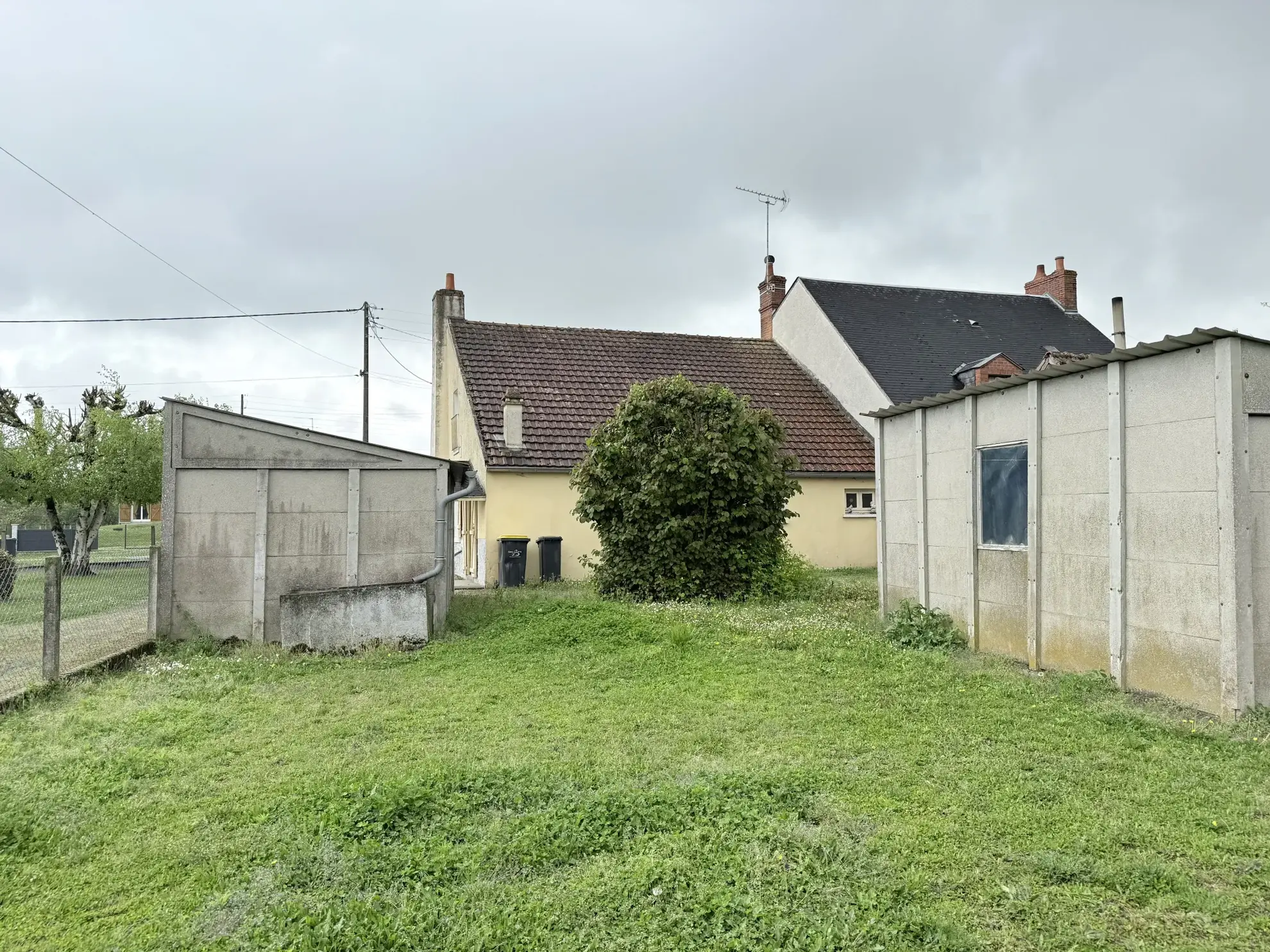 Maison à Mereau Nord 85 m² avec dépendances et terrain de 854 m² 