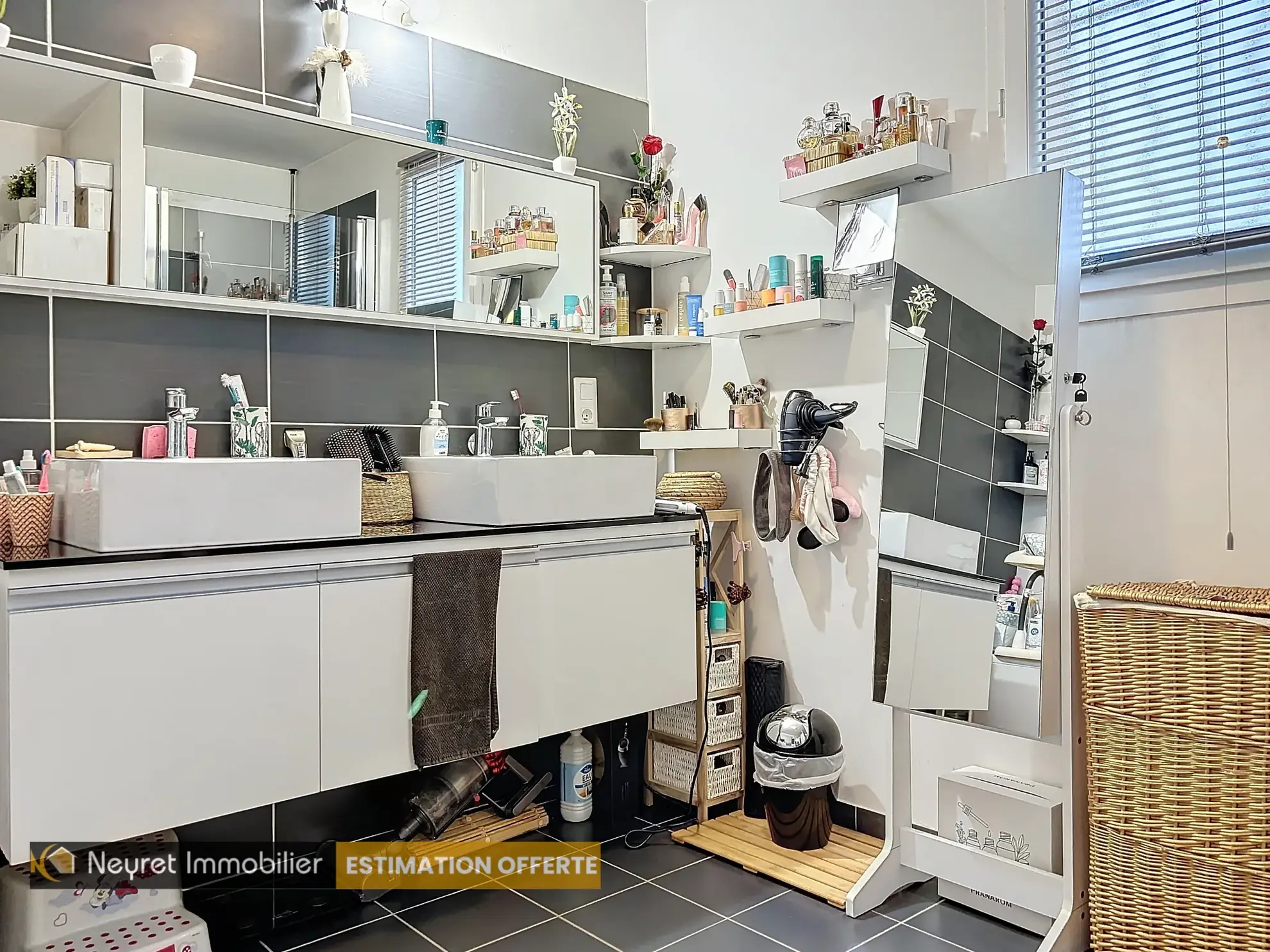 Maison mitoyenne type 4 avec garage et jardin à Mions 