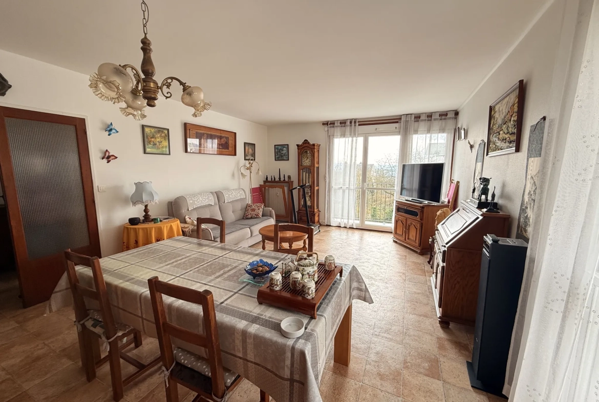 Appartement 87m² à Château-Thierry avec balcon, cave et parking 