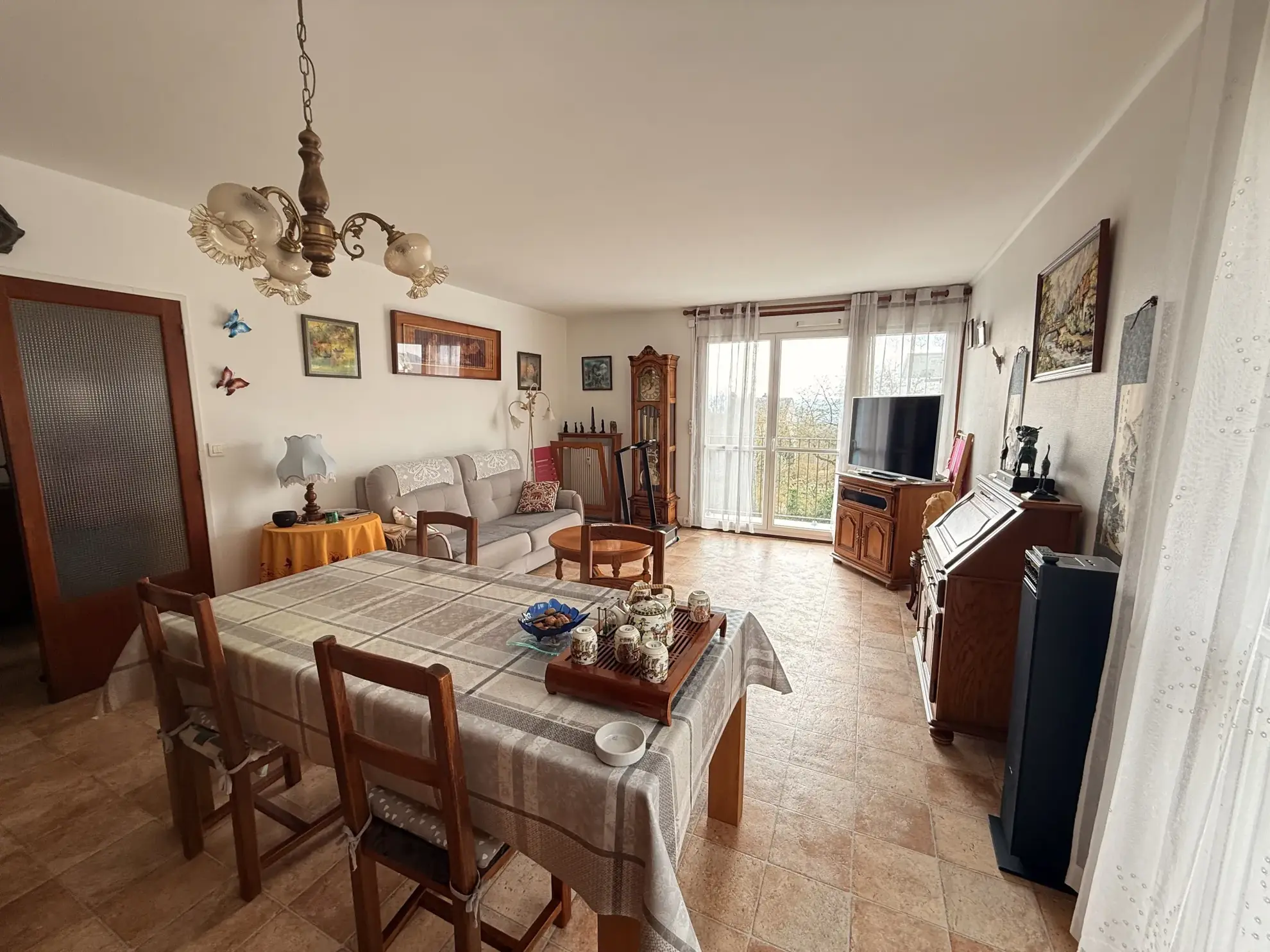 Appartement 87m² à Château-Thierry avec balcon, cave et parking 