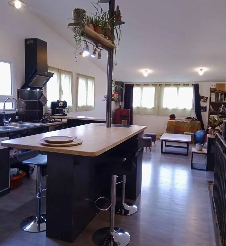 Vente ensemble immobilier avec atelier et maison à Saint Laurent d’Olt 