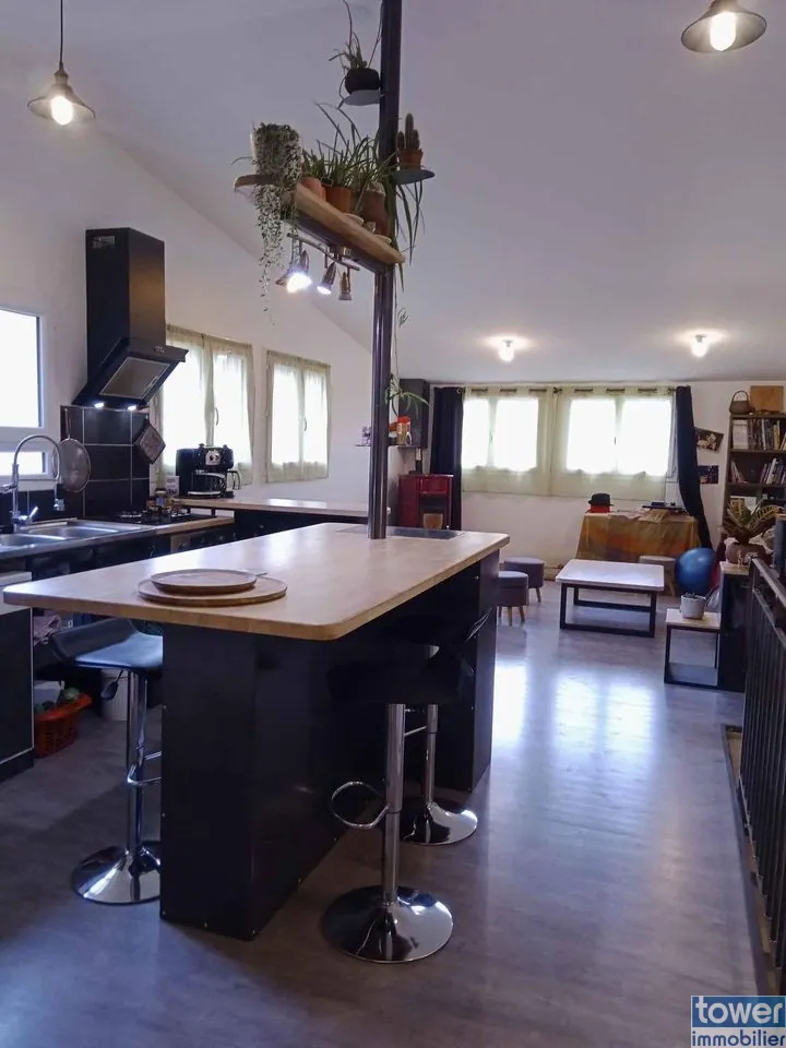 Vente ensemble immobilier avec atelier et maison à Saint Laurent d’Olt 