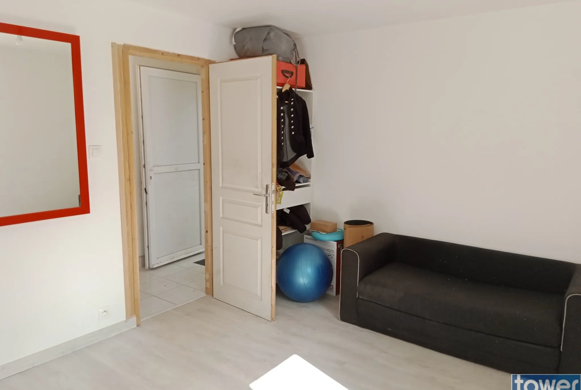 Vente ensemble immobilier avec atelier et maison à Saint Laurent d’Olt 
