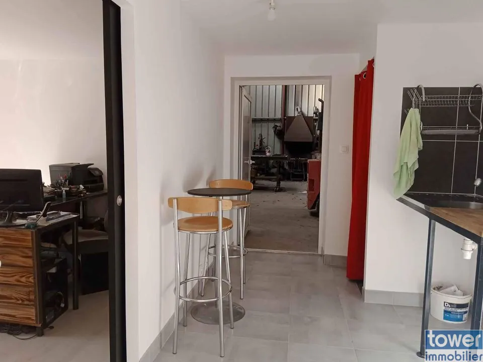 Vente ensemble immobilier avec atelier et maison à Saint Laurent d’Olt 