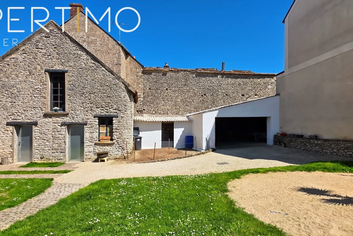 Maison de charme en pierres à Rouvray-Saint-Denis avec dépendances et jardin clos 