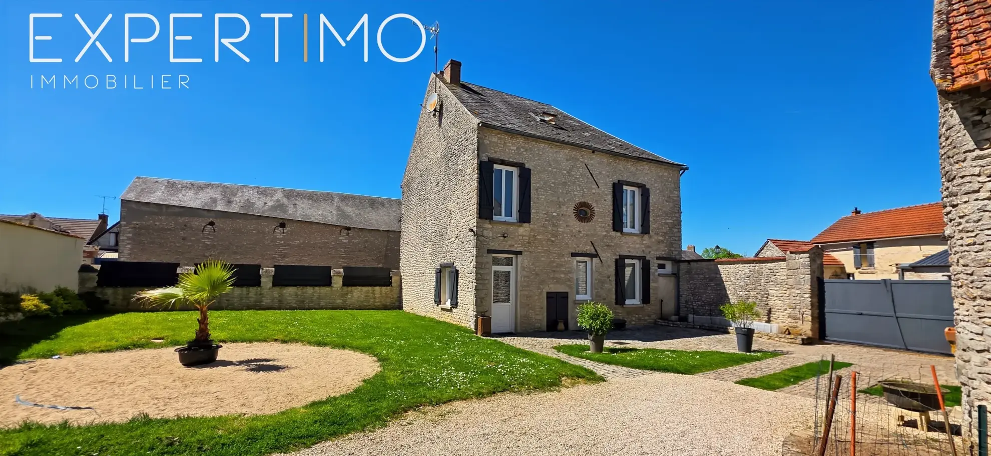 Maison de charme en pierres à Rouvray-Saint-Denis avec dépendances et jardin clos 
