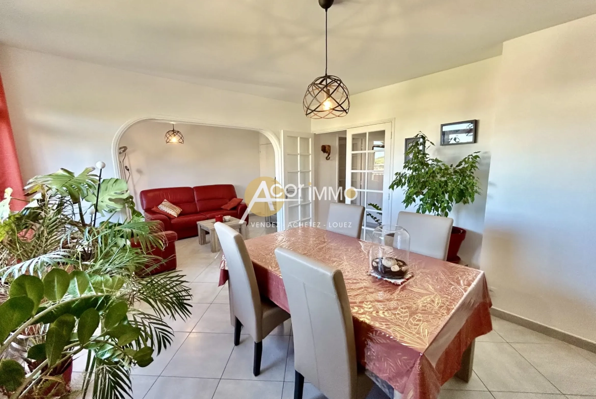 Appartement traversant de 100 m² avec terrasse à La Seyne-sur-Mer 