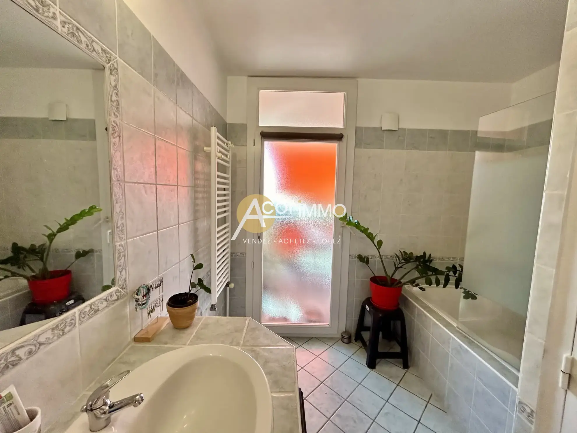 Appartement traversant de 100 m² avec terrasse à La Seyne-sur-Mer 
