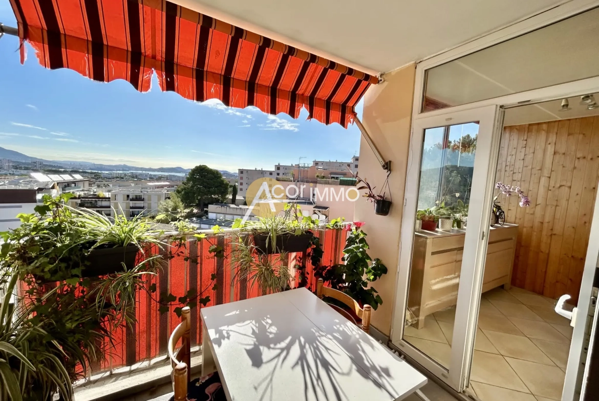 Appartement traversant de 100 m² avec terrasse à La Seyne-sur-Mer 