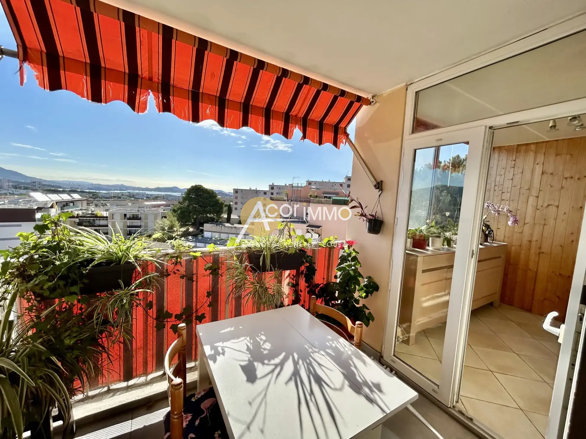 Appartement traversant de 100 m² avec terrasse à La Seyne-sur-Mer 