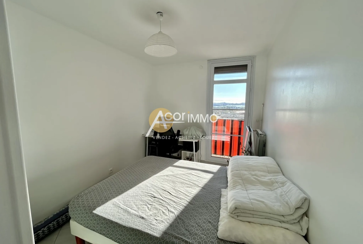 Appartement traversant de 100 m² avec terrasse à La Seyne-sur-Mer 