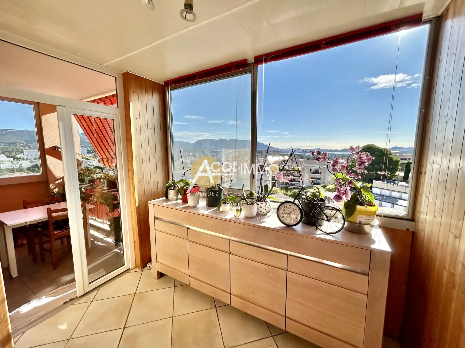 Appartement traversant de 100 m² avec terrasse à La Seyne-sur-Mer 