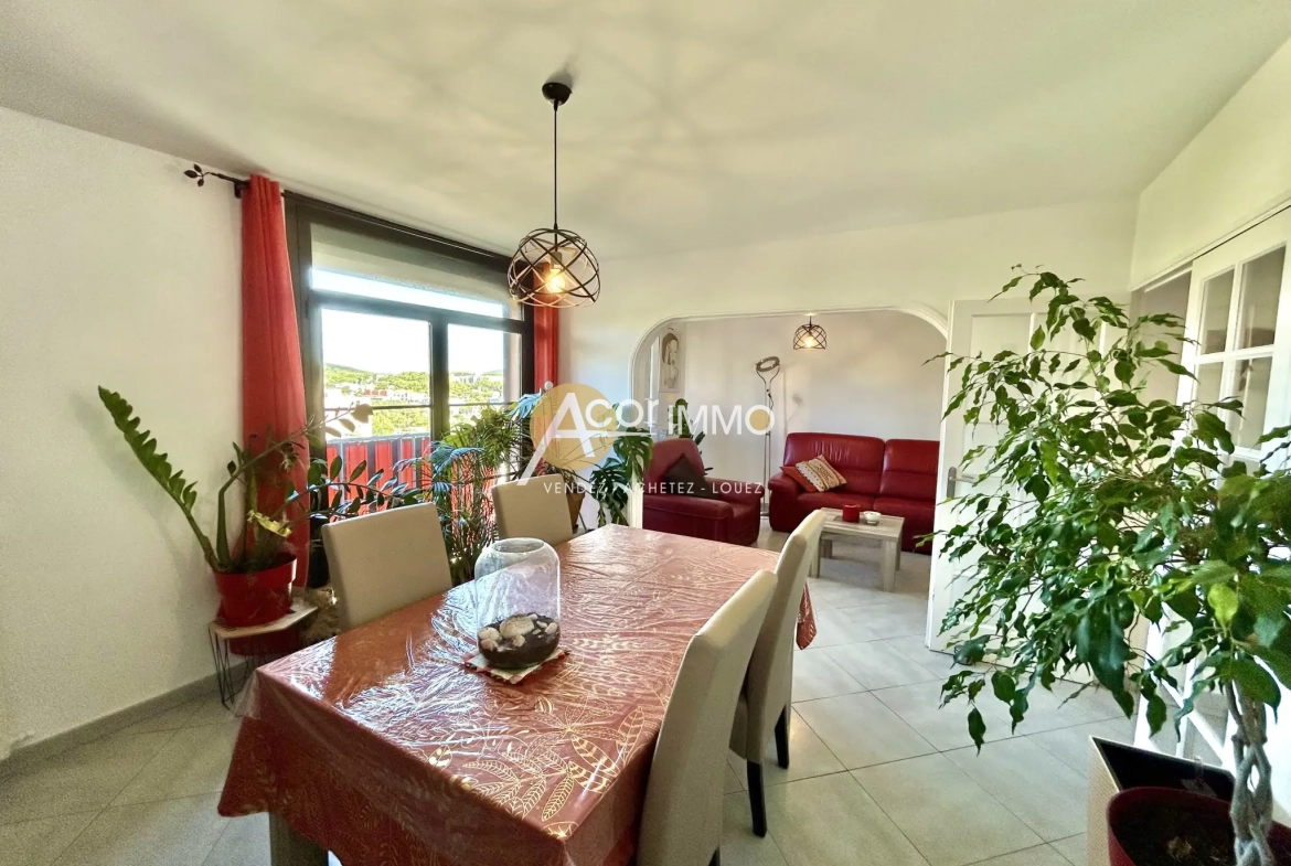 Appartement traversant de 100 m² avec terrasse à La Seyne-sur-Mer 