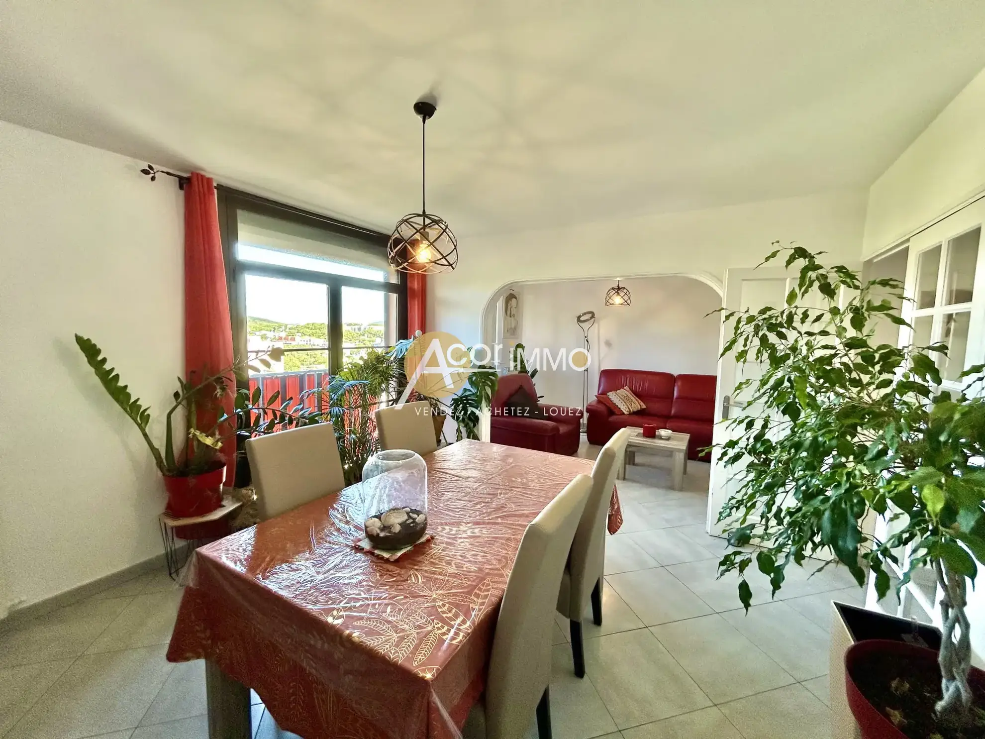 Appartement traversant de 100 m² avec terrasse à La Seyne-sur-Mer 