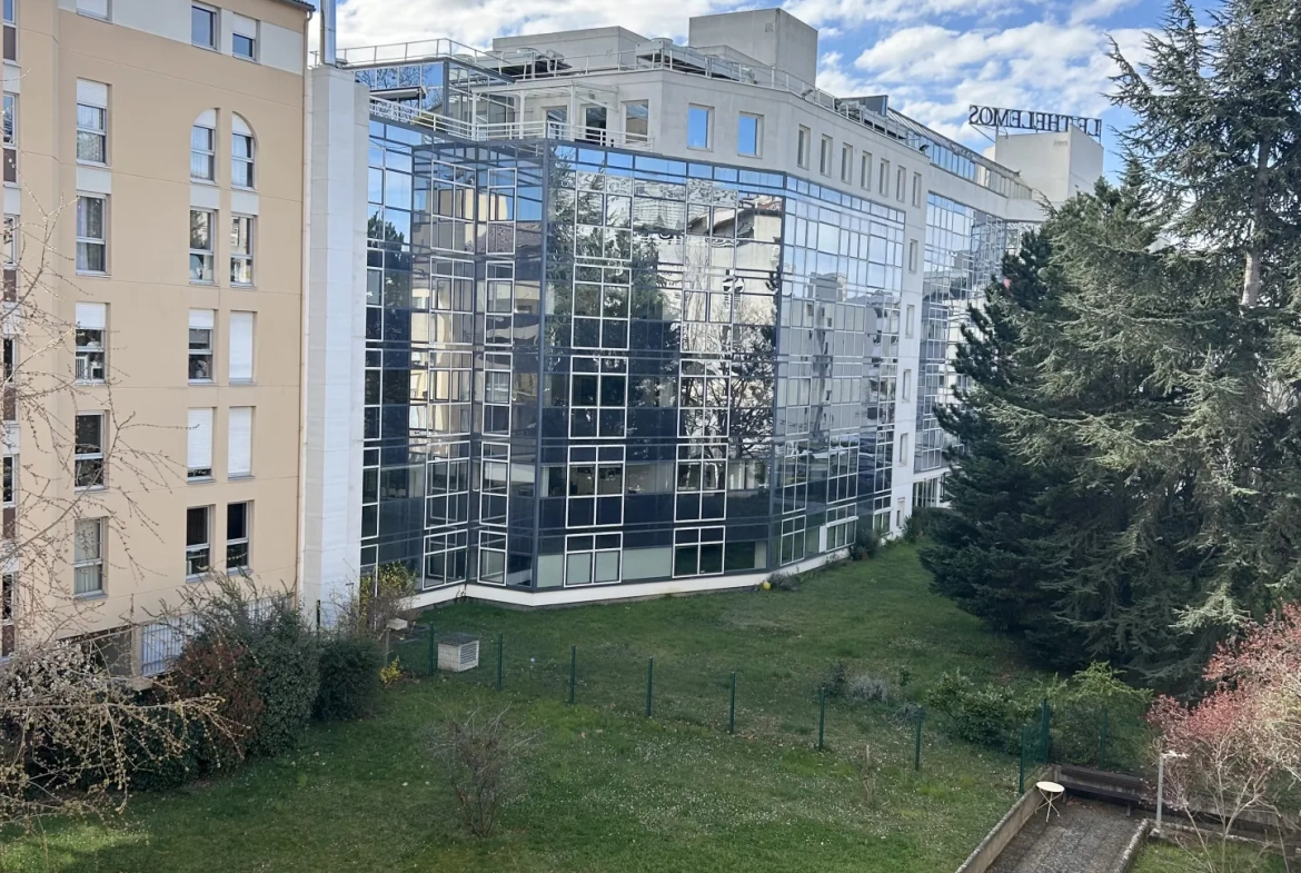 Appartement T3 lumineux avec balcon et garage à Lyon 9ème Gare de Vaise 
