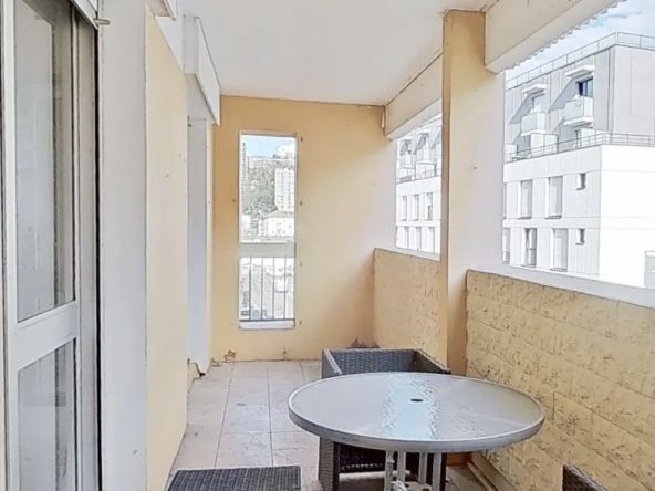Appartement T3 lumineux avec balcon et garage à Lyon 9ème Gare de Vaise 