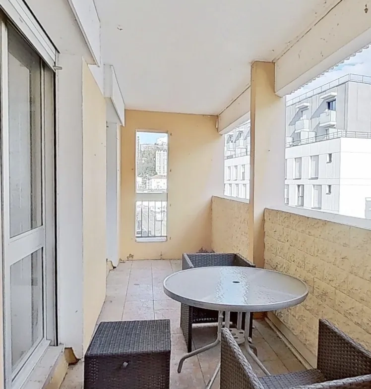 Appartement T3 lumineux avec balcon et garage à Lyon 9ème Gare de Vaise 