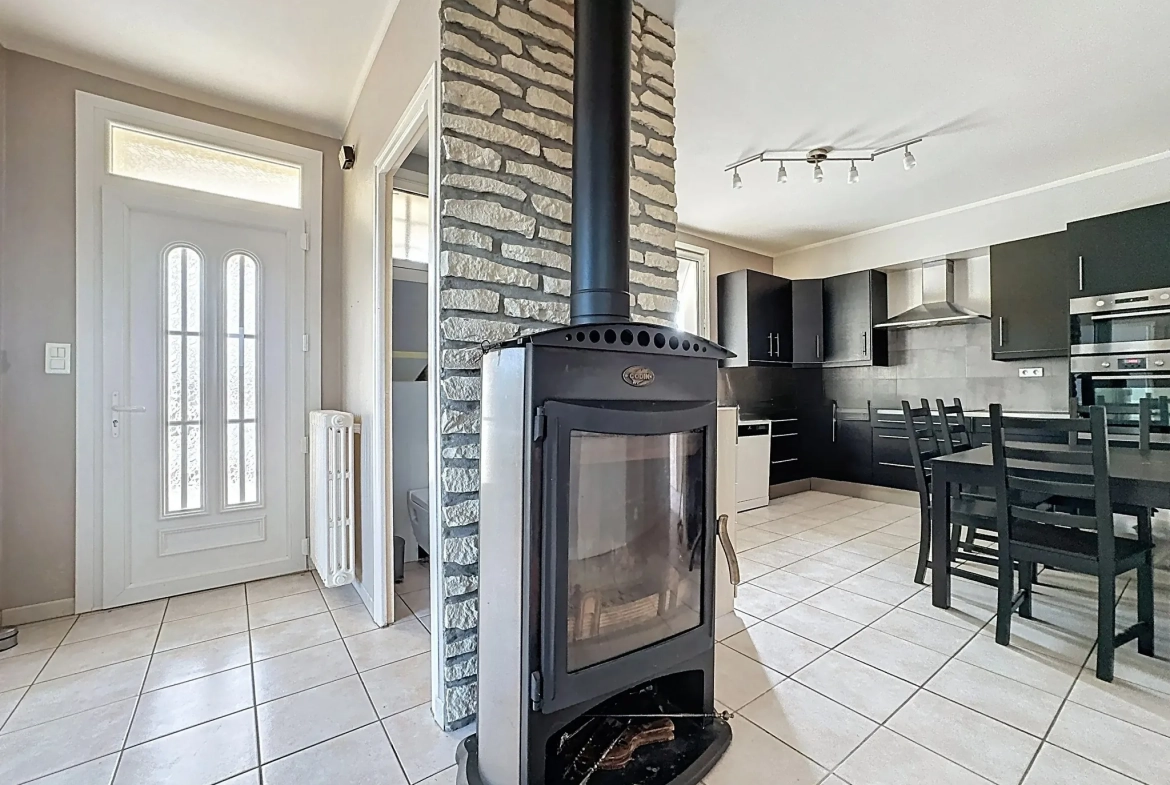 Grande maison familiale rénovée à Montauban avec terrain de 1354 m² 