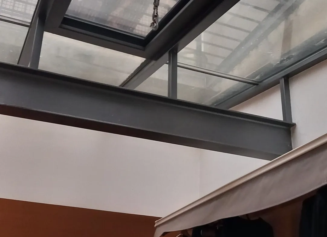Grand loft T4 proche des Arènes à Nîmes avec garage et faible consommation énergétique 