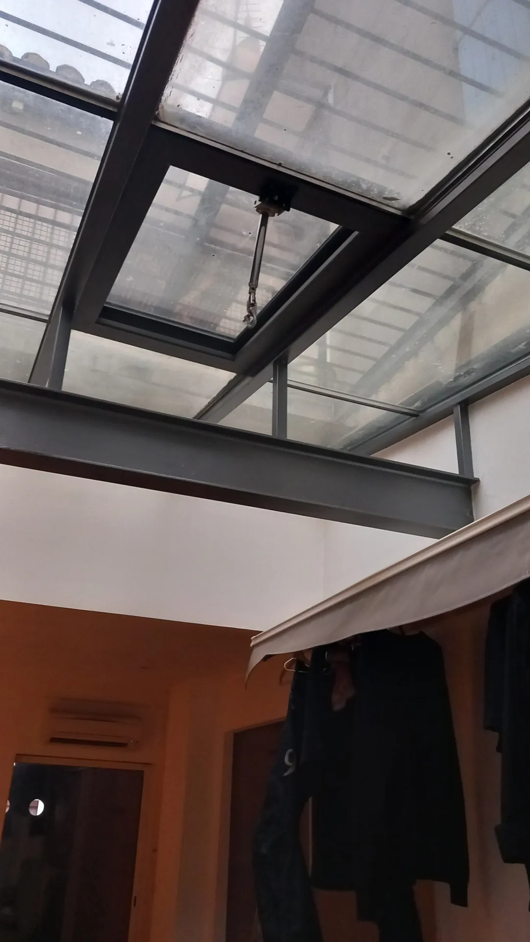 Grand loft T4 proche des Arènes à Nîmes avec garage et faible consommation énergétique 