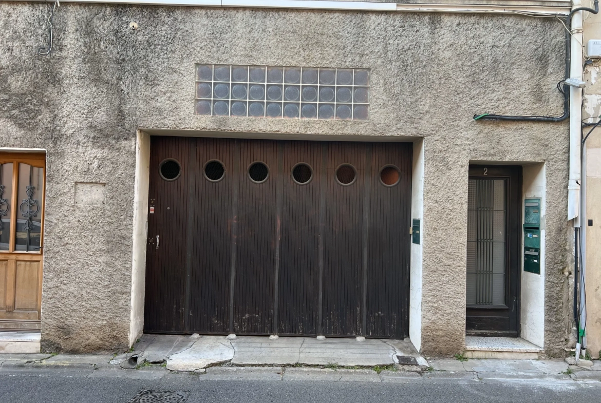 Grand loft T4 proche des Arènes à Nîmes avec garage et faible consommation énergétique 