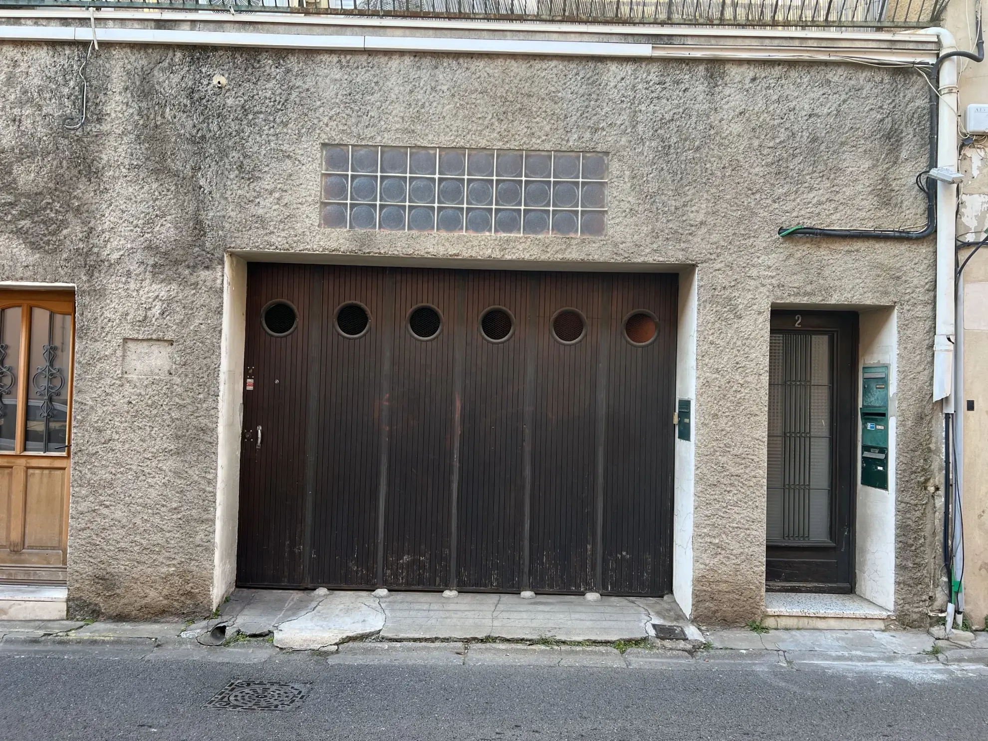 Grand loft T4 proche des Arènes à Nîmes avec garage et faible consommation énergétique 
