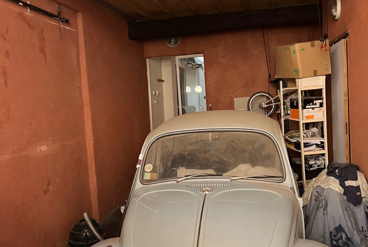 Grand loft T4 proche des Arènes à Nîmes avec garage et faible consommation énergétique 