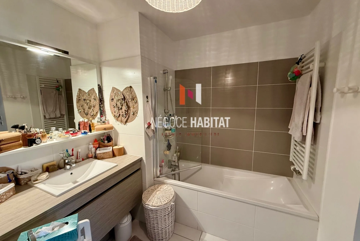 Appartement T2 avec terrasse de 16 m² à Saint-Aunès - Résidence Standing 