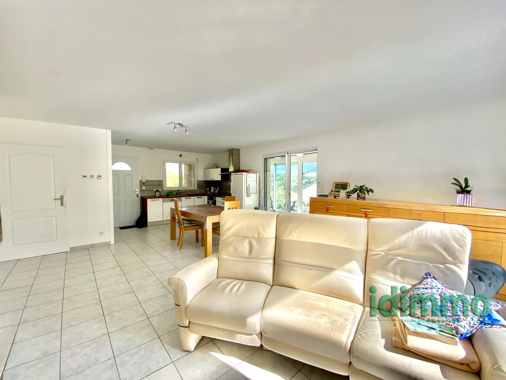 Maison de plain-pied avec véranda à Vanosc – 3 chambres, terrain de 1700 m² 