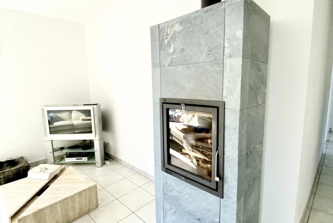 Maison de plain-pied avec véranda à Vanosc – 3 chambres, terrain de 1700 m² 