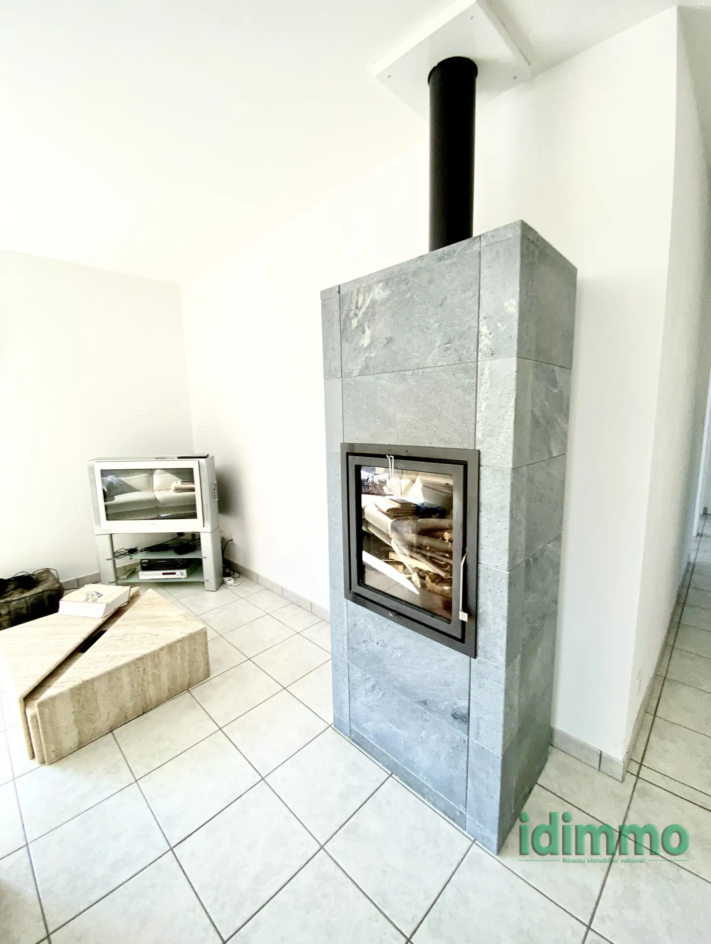 Maison de plain-pied avec véranda à Vanosc – 3 chambres, terrain de 1700 m² 