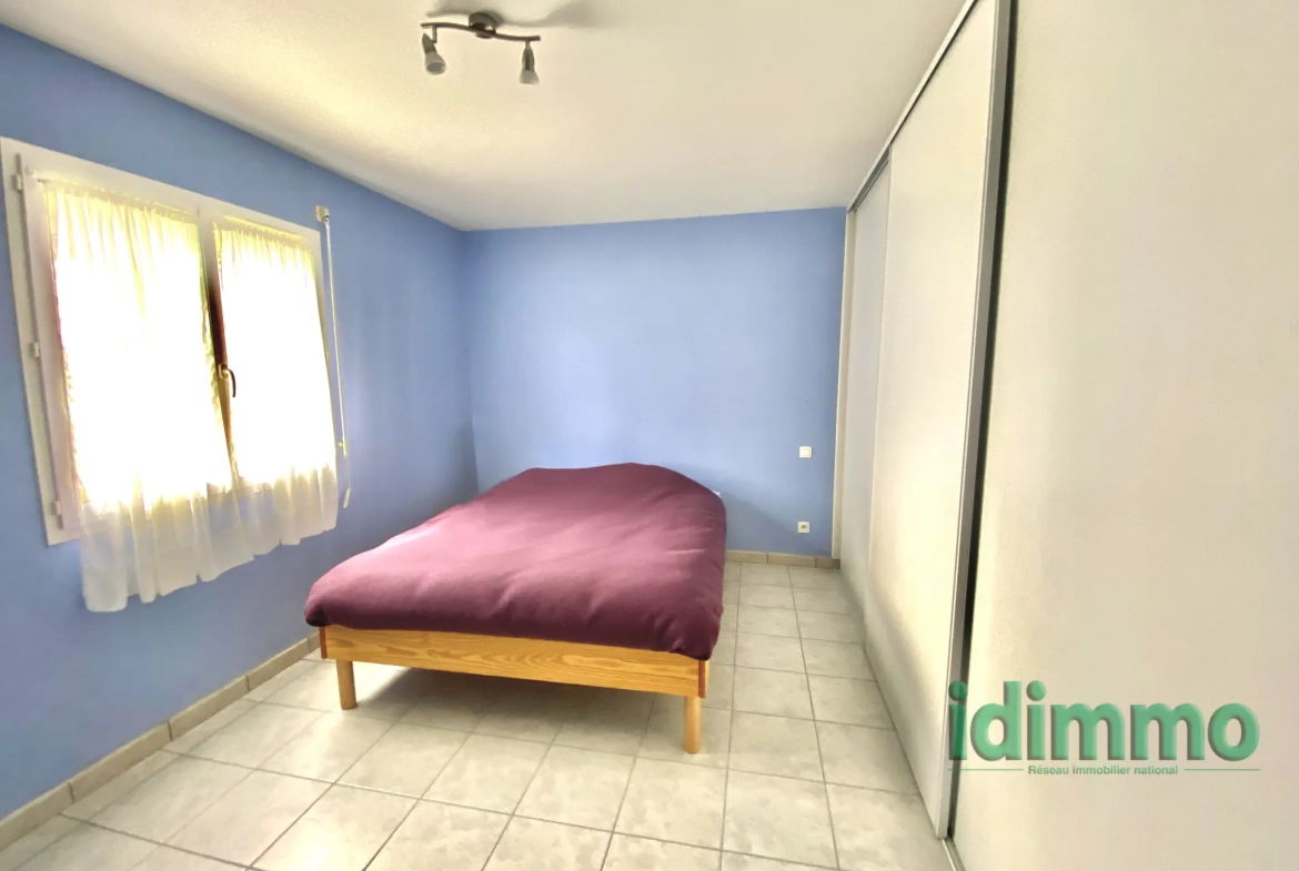 Maison de plain-pied avec véranda à Vanosc – 3 chambres, terrain de 1700 m² 