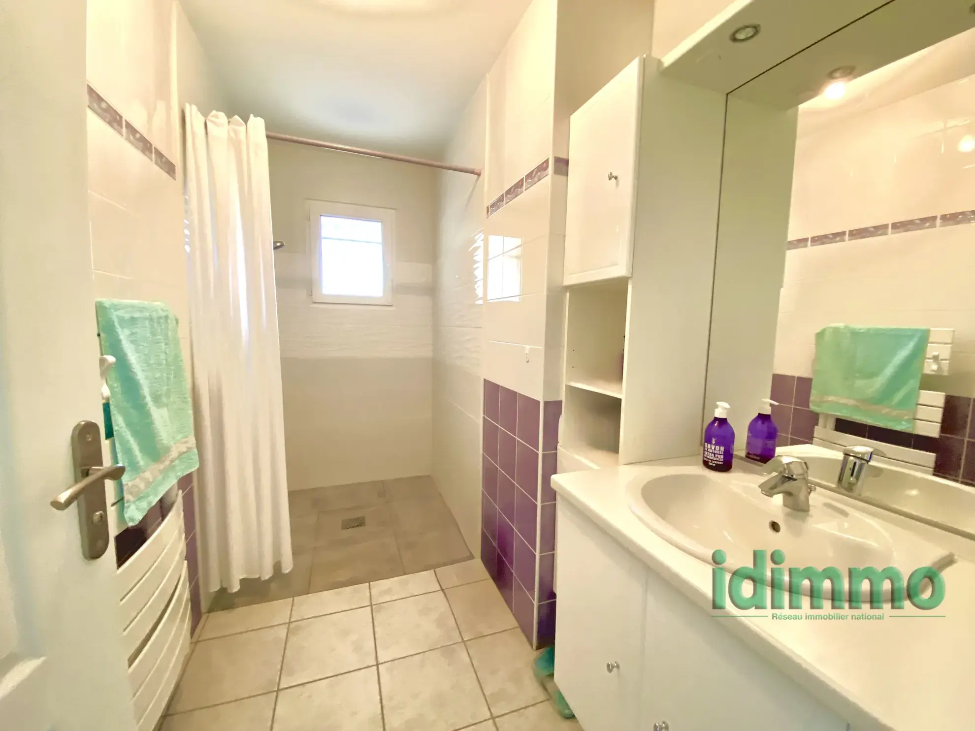 Maison de plain-pied avec véranda à Vanosc – 3 chambres, terrain de 1700 m² 