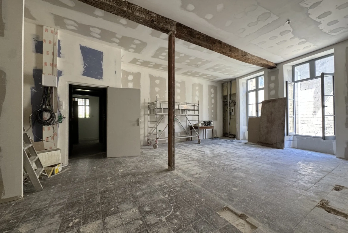 Bel appartement duplex de charme avec jardin à Sommières, idéalement situé dans l'hyper centre 