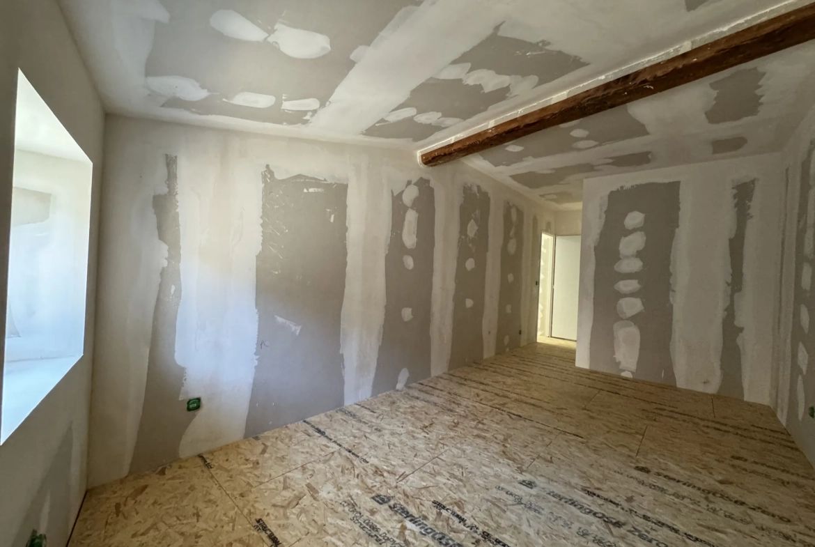 Bel appartement duplex de charme avec jardin à Sommières, idéalement situé dans l'hyper centre 