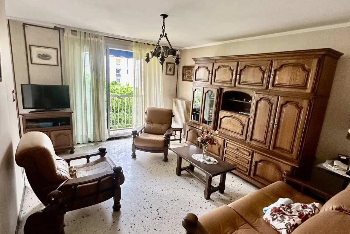 Appartement T4 à Montpellier proche du Stade de la Mosson, avec balcon et garage 
