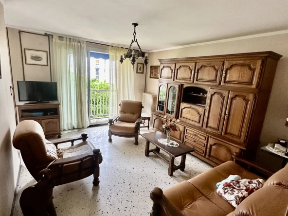 Appartement T4 à Montpellier proche du Stade de la Mosson, avec balcon et garage