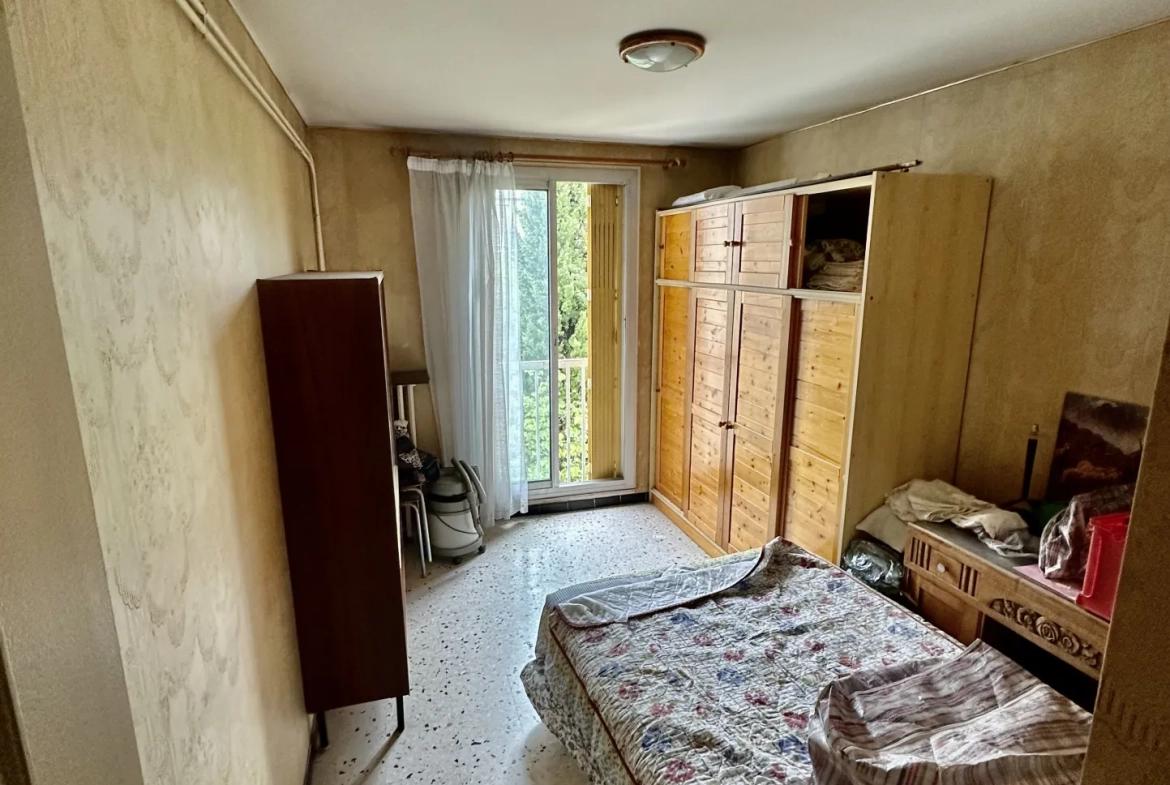 Appartement T4 à Montpellier proche du Stade de la Mosson, avec balcon et garage 