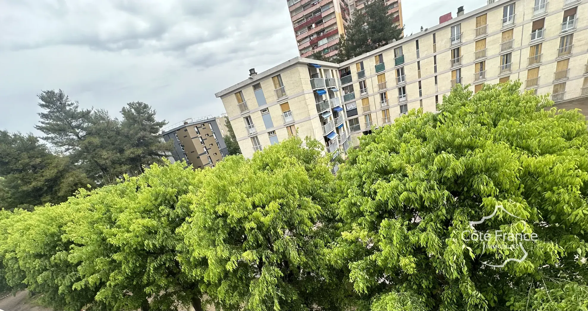 Appartement T4 à Montpellier proche du Stade de la Mosson, avec balcon et garage 