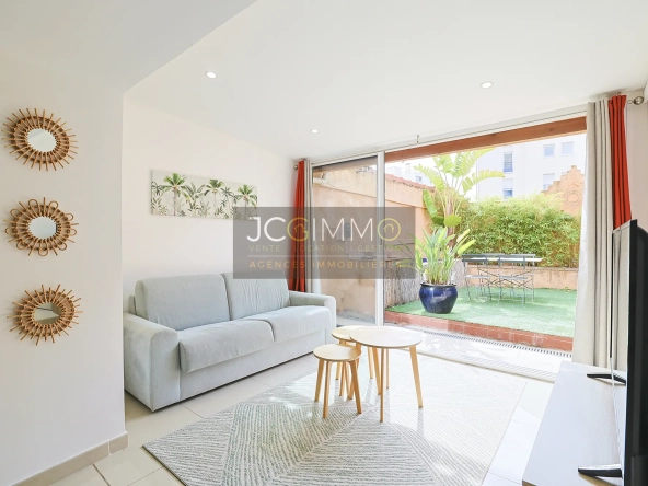 Appartement T2 rénové avec terrasse à Toulon – 54 m², mobilier inclus 