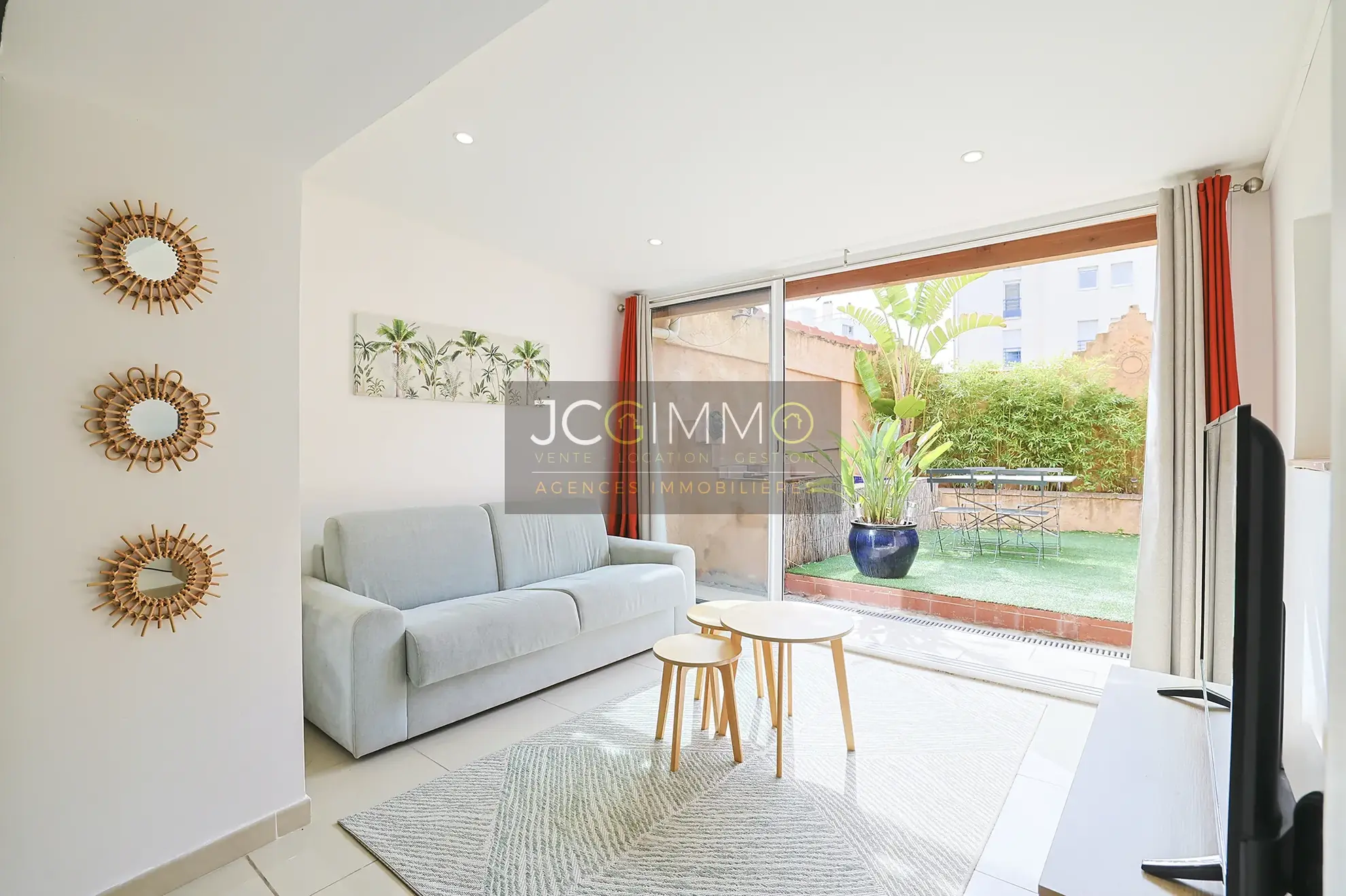 Appartement T2 rénové avec terrasse à Toulon – 54 m², mobilier inclus 