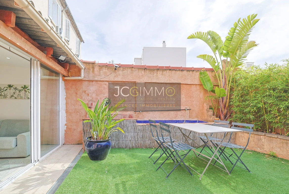 Appartement T2 rénové avec terrasse à Toulon – 54 m², mobilier inclus 
