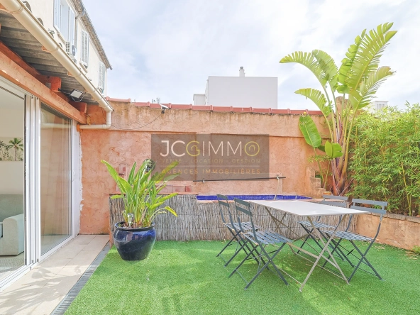 Appartement T2 rénové avec terrasse à Toulon – 54 m², mobilier inclus 