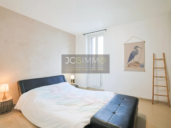 Appartement T2 rénové avec terrasse à Toulon – 54 m², mobilier inclus 