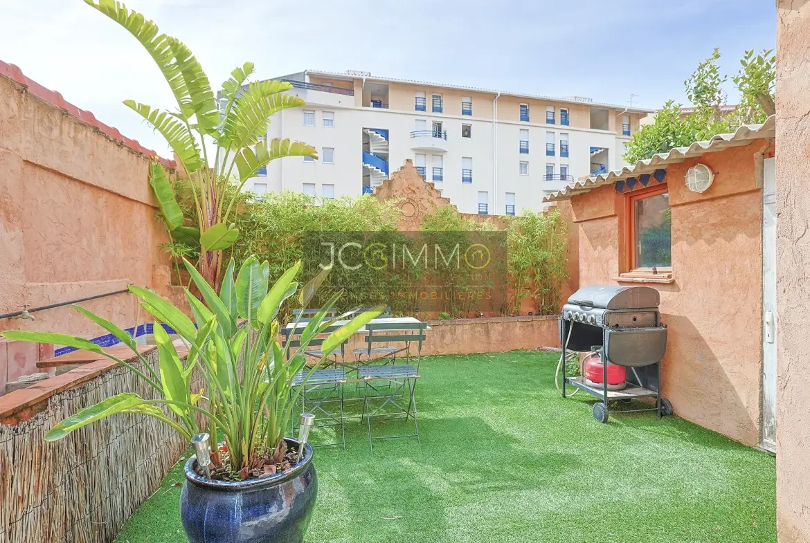 Appartement T2 rénové avec terrasse à Toulon – 54 m², mobilier inclus 