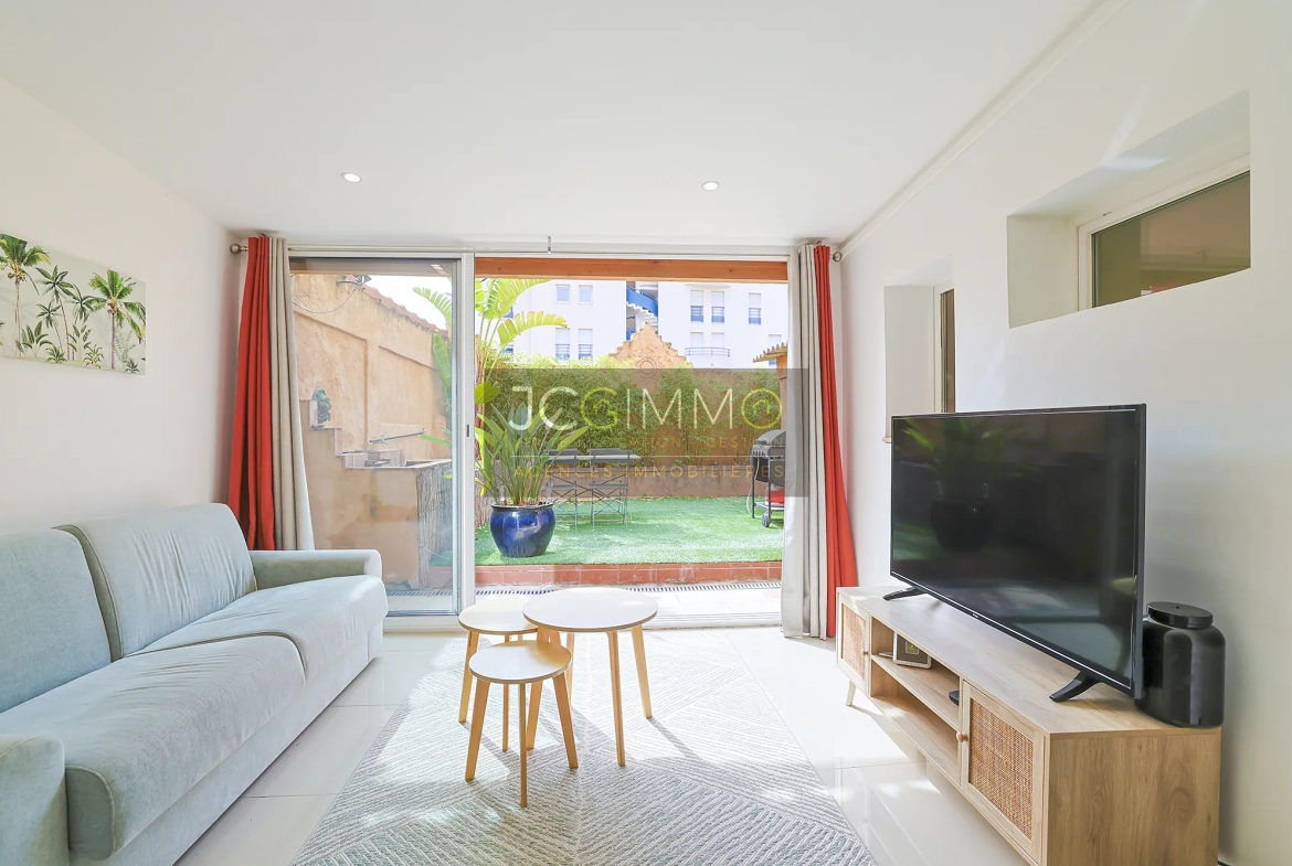 Appartement T2 rénové avec terrasse à Toulon – 54 m², mobilier inclus 