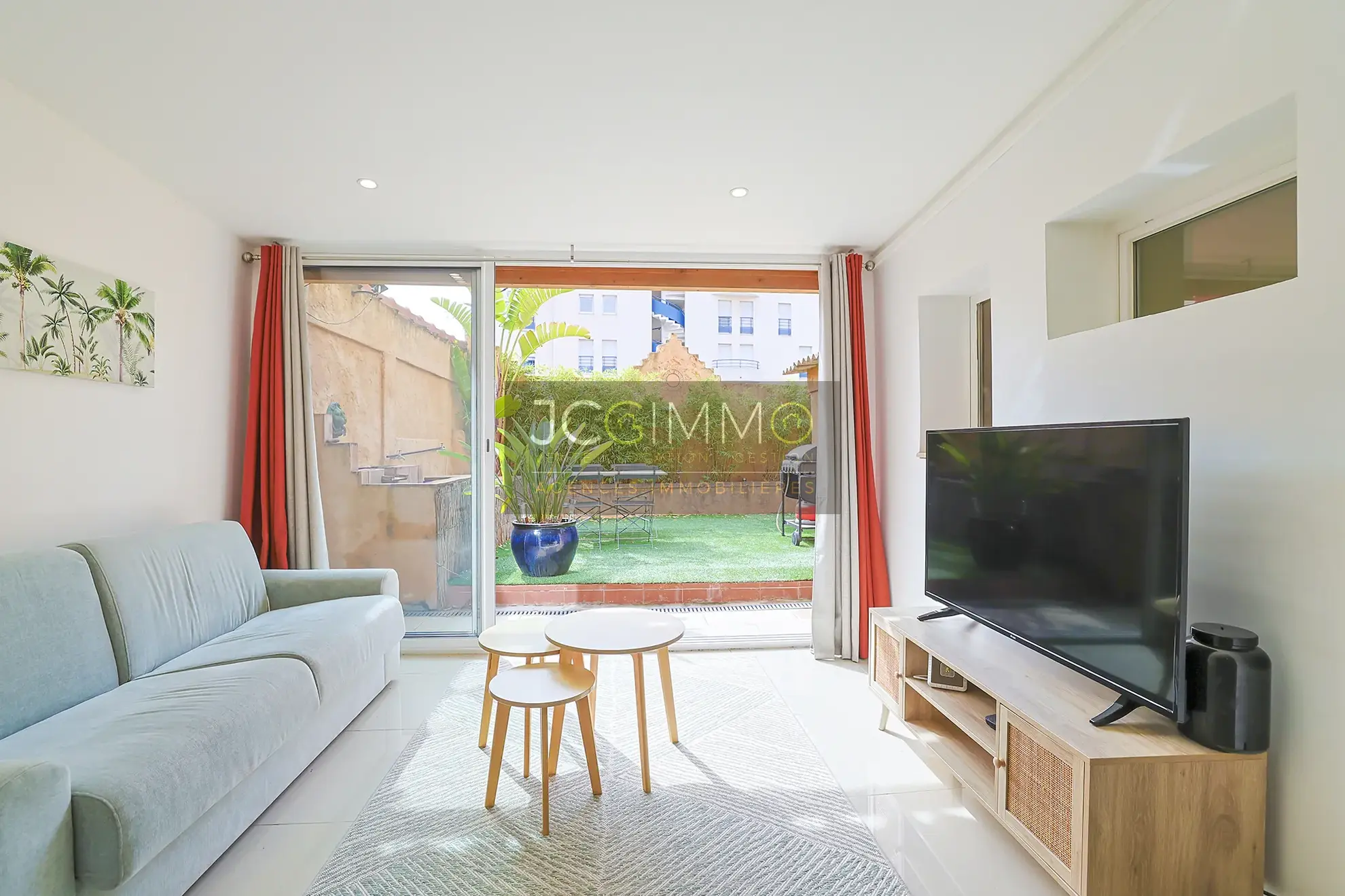 Appartement T2 rénové avec terrasse à Toulon – 54 m², mobilier inclus 